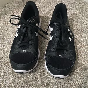 Used men’s under amour shoes